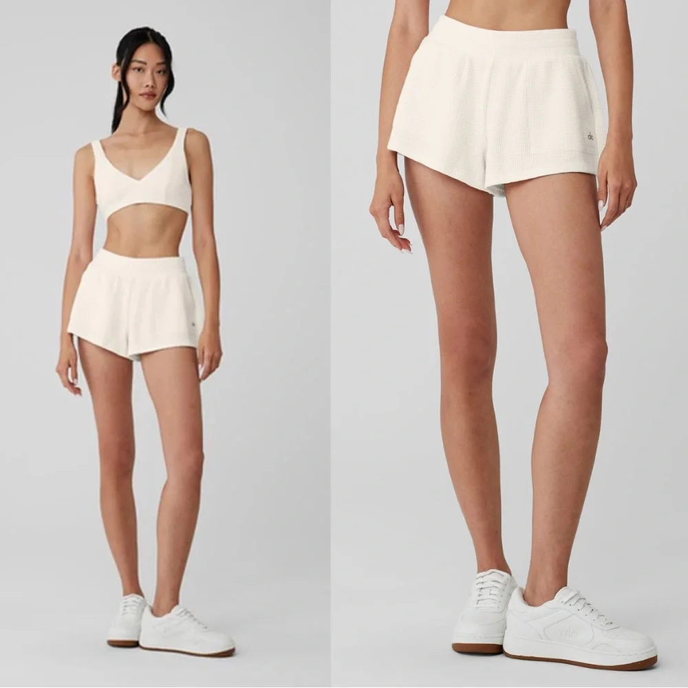 Alo Yoga Waffle High Waist Weekend Escape Shorts in Ivory Size Small